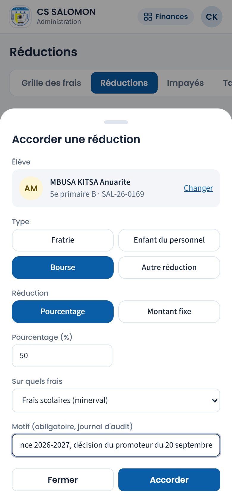 Bourse de 50 % sur les frais scolaires (téléphone)